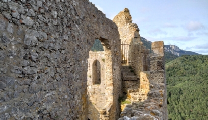 A stay in Cathar country and its major listed sites