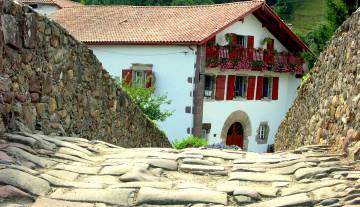 pont-romain-Baigorry-Pays-Basque.jpg