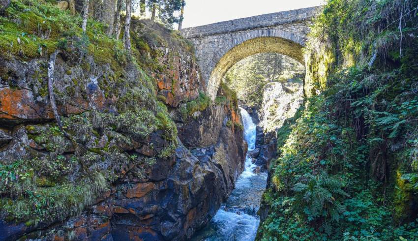 Rando-GR-10-Pont-Espagne.jpg