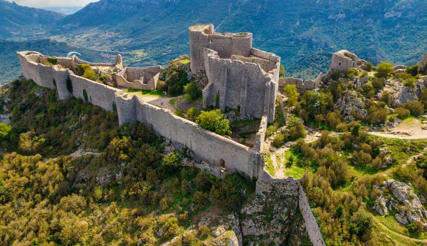 randonnee-guidee-cathares.jpg