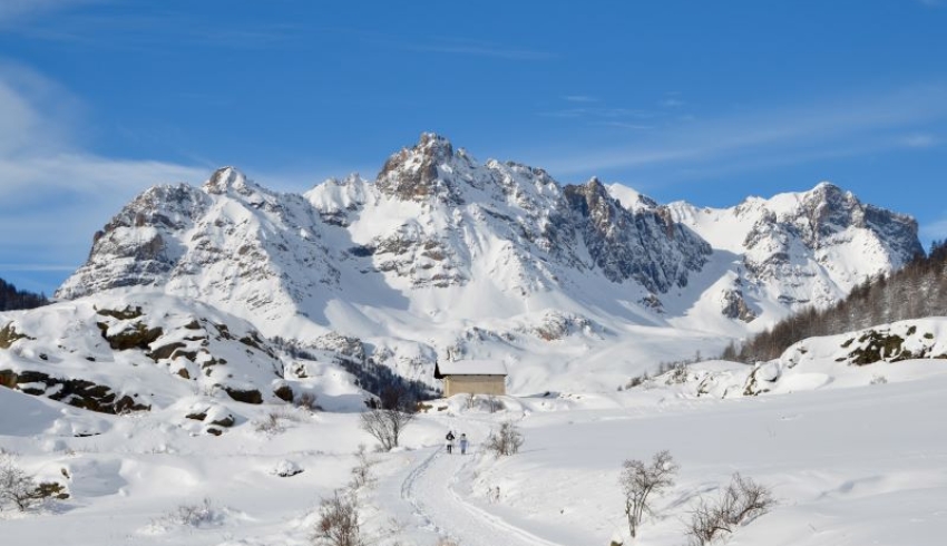 rando_raquette_neige_hautes_alpes.jpg